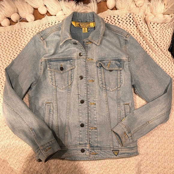 GUESS X Chinatown Market X Smiley UO
Exclusive Denim Trucker Jacket Size SMALL/P - Picture 1 of 10